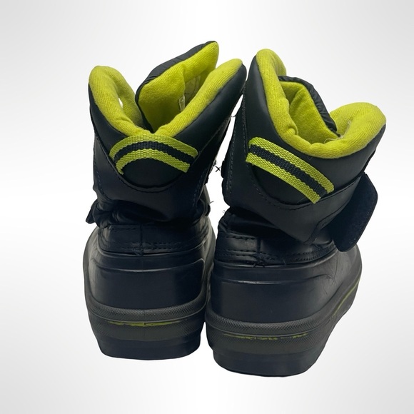 Size 2 Kids Black and Green Winter Boots - Picture 3 of 5